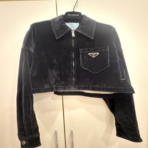 Prada 女生絲絨短版外套