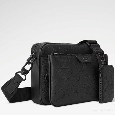 Louis Vuitton -黑色牛皮壓紋trio黑武士郵差包