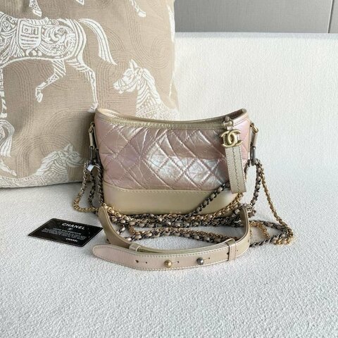Chanel 幻彩人魚姬流浪包小號 粉色珠光 牛皮 20*16*8 98新配件塵袋保卡