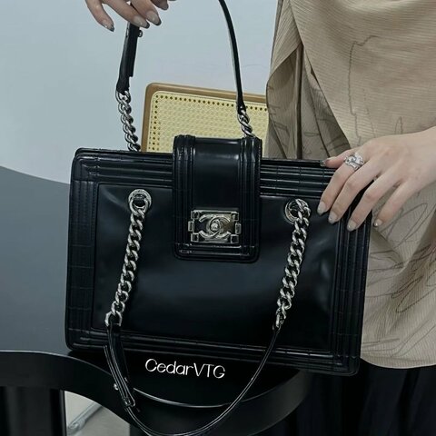 Chanel leboy漆皮手提包 黑色銀扣 32*22*11 98新配件塵袋保卡