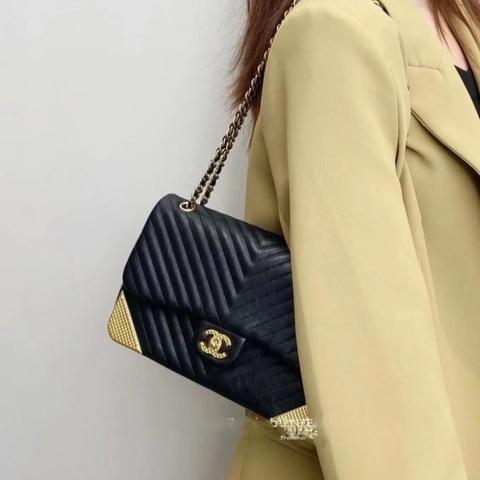Chanel CF宮廷重工系列大mini 黑金 V紋 牛皮20.5*14*7 9新 配件塵袋