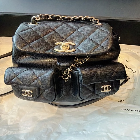 二手精品自賣❤️Chanel duma黑配荔枝皮後背小書包.淡金釦青蛙包.小號可肩背.全配有購證.附內膽包