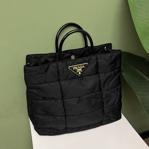 Prada 普拉達  冰格泡芙托特包 32*34