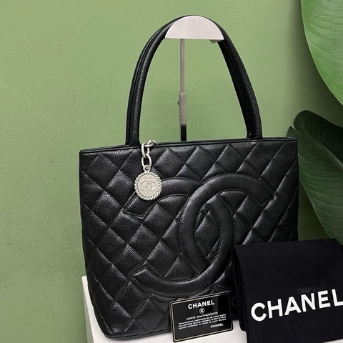 Chanel 香奈兒 黑金希爾頓 13k開30*25*14。