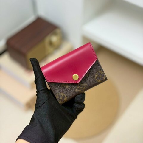 🏷LV 路易威登．Zoe Mini 三折短夾 酒紅色 M62932