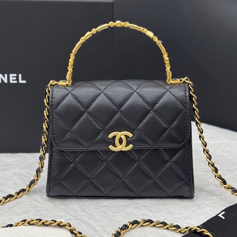 Chanel香奈兒黑金 22B 鏤空琺瑯手柄 Kelly