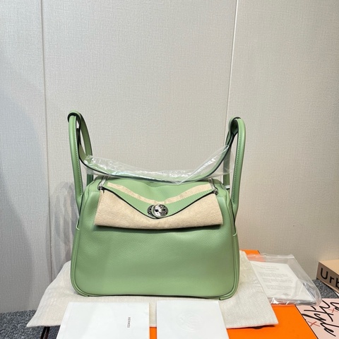 🥑Hermes 愛馬仕 lindy26 單肩包手提包 牛油果綠 銀扣 Evercolor皮