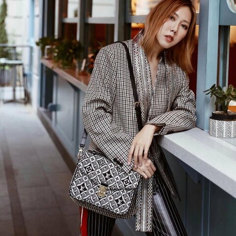 LV 1854系列黑白刺繡帆布 郵差手提斜背包25*18*8 98新配件塵袋