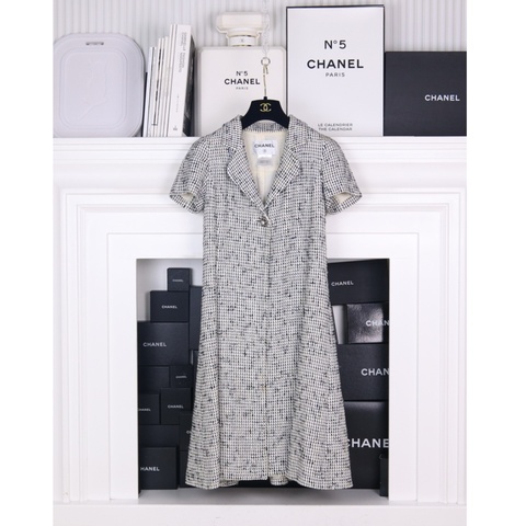 Chanel 09年黑白格纹长款短袖连衣裙外套