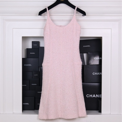 Chanel 04年樱花粉粗花呢吊带连衣裙