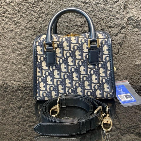 ❤️Dior迪奧 新款經典老花Boston波士頓，手提包斜挎包，旋紐式CD扣環 金扣