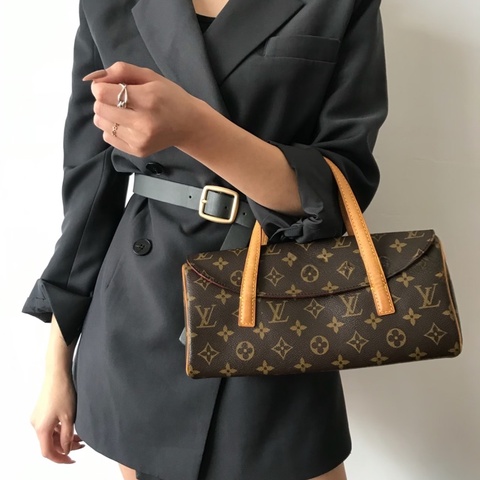Lv高價款中還有沒漲瘋的❓快來看LV法棍包👀 LV Sonatine Clutch Bag