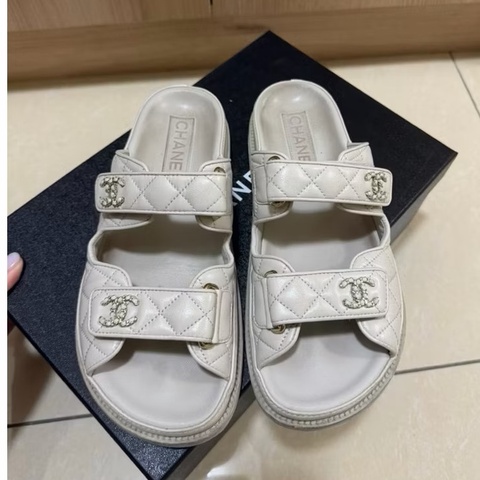 Chanel 24p 灰白色厚底涼鞋#38