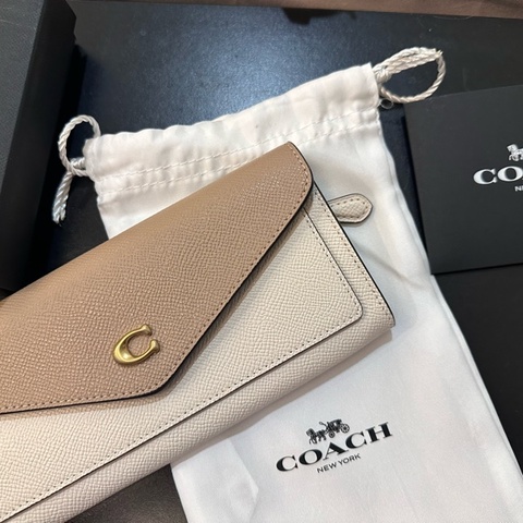 Coach專櫃款WYN奶茶撞色信封長夾