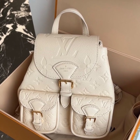 全新全配🤍✨＃Lv＃奶油白＃小書包＃全皮晶片款＃2025日本購證