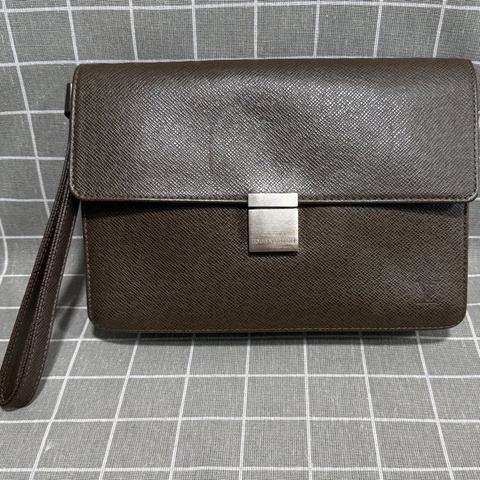 Louis Vuitton 路易威登 男士手拿包 棕色十字紋牛皮