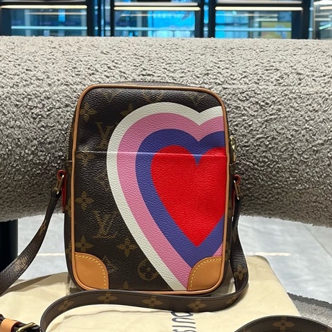 Louis Vuitton 路易威登 限量款game on雙子星愛心包