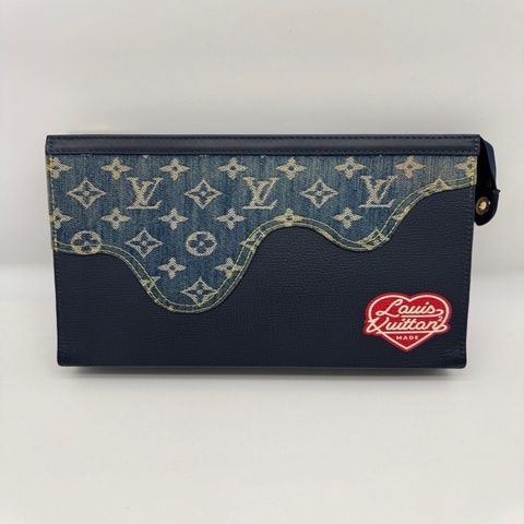 Louis Vuitton 路易威登 限量版手拿包，芯片款，尺寸27×20，