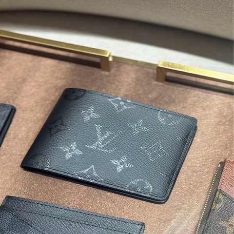 LV黑色老花銀包