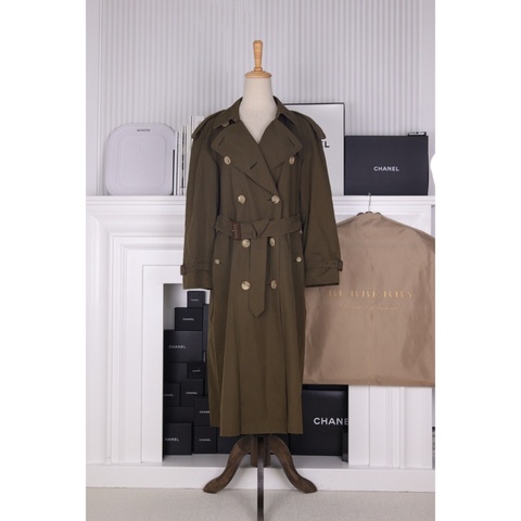Burberry军绿色双排扣风衣腰带外套