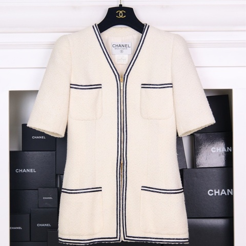 Chanel 95年芭比系列黑白滚边拉链圆领四口袋短袖上衣外套