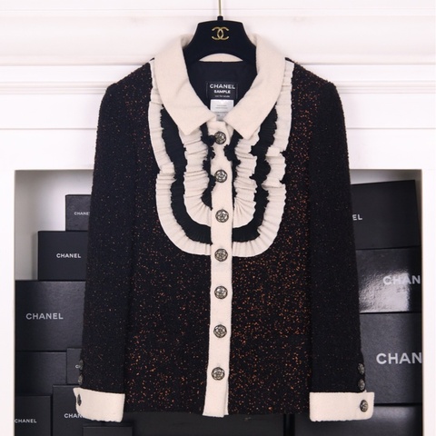 Chanel 15年秋冬餐厅系列小酒馆秀款黑橙粗花呢荷叶领山茶花扣上衣外套