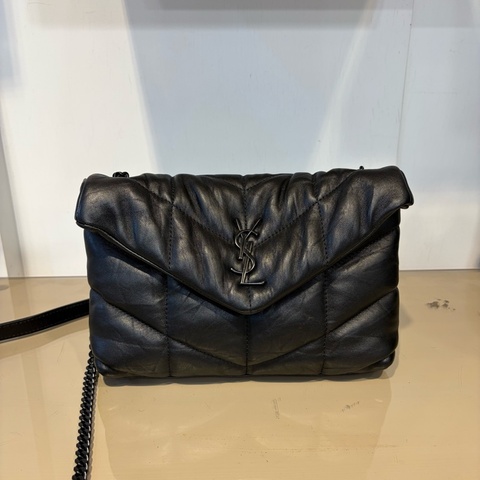 YSL 黑羊皮Puffer Toy泡芙包