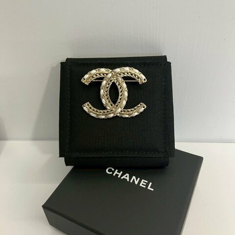 Chanel 胸針