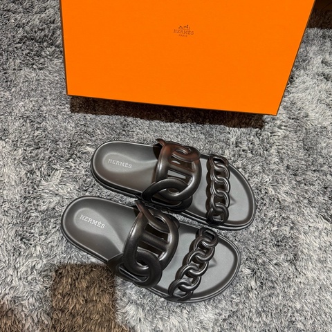 Hermes 豬鼻子🐽拖鞋  黑37白37.5