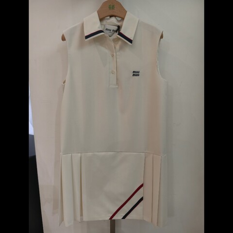 miumiu白色連衣裙碼數 M