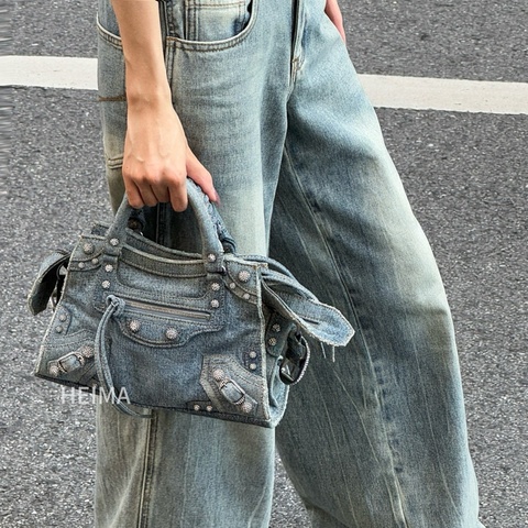 Balenciaga 巴黎世家機車包小號 26*17。