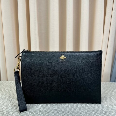 GUCCI古馳小蜜蜂手拿包 黑色荔枝紋牛皮 金色蜜蜂logo