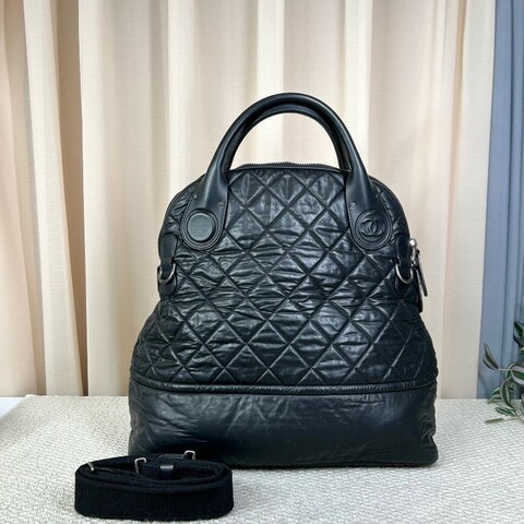 CHANEL 黑色羽絨 保齡球