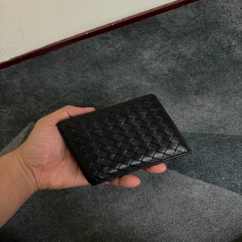 Bv經典編織黑色短夾