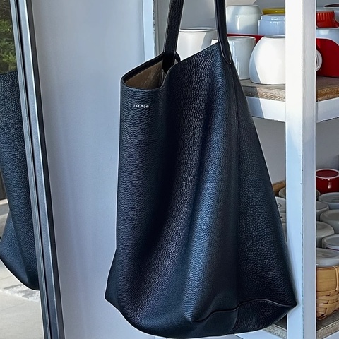 The row large tote bag 大號水桶包小牛皮