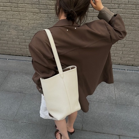 The row park tote bag medium 中號水桶包小牛皮 ivory 象牙白