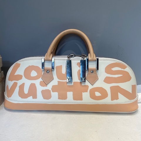 LV/路易威登 LV Alma Long奶茶塗鴉法棍包中號貝殼包手提包