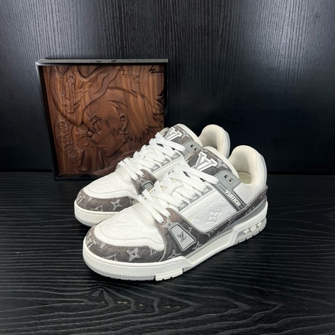 Louis Vuitton路易威登 trainer 灰白牛仔 39碼