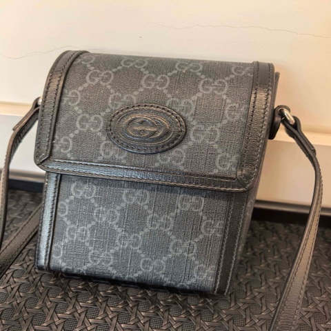 古馳GUCCI 黑色手機包 附件 塵袋