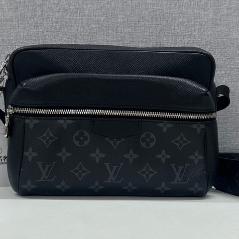 Louis Vuitton 路易威登 男士Outdoor黑武士 郵差包 芯片款