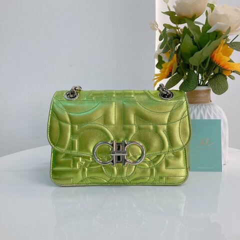 MS0743	Ferragamo 菲拉格慕翻蓋式鍊帶包包 Gancini Flap Lime