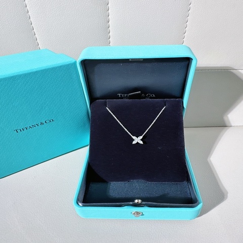 Tiffany蒂芙尼 Victoria系列 鉑金馬眼鑽石項鍊，中號