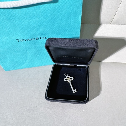 Tiffany & Co. 蒂芙尼 Keys 系列 皇冠黄钻钥匙吊坠