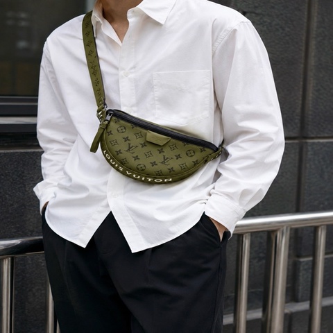 LV Moon經典綠色Monogram帆布半圓彎月斜背包M23838