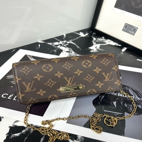 Louis Vuitton 路易威登 新款 Lily woc 老花 鏈條包 芯片款