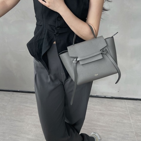 賽琳CELINE 經典大象灰 Micro Belt Bag 粒面小牛皮手提斜背鯰魚包