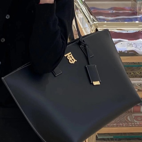 巴寶莉BURBERRY 黑色滑面牛皮金釦經典 TB Logo 兩用手提斜背托特包 8052726 絕美黑金🖤