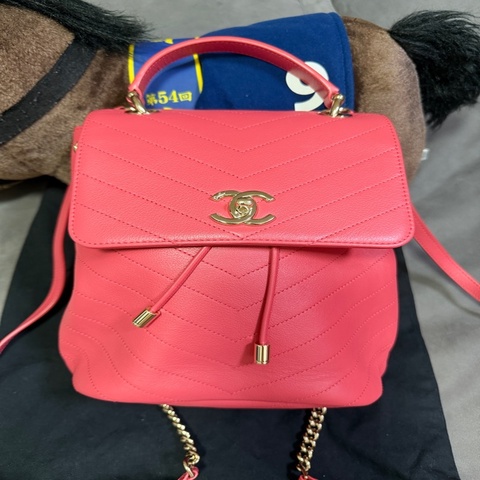 99新閒置品 Chanel 粉色V紋小牛皮金扣雙肩包