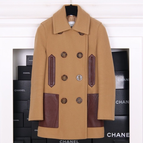 Burberry驼色羊毛拼皮双排扣大衣外套