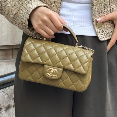 💎Chanel香奈兒｜26P深米色羊皮金扣手柄cf大mini｜98新芯片款